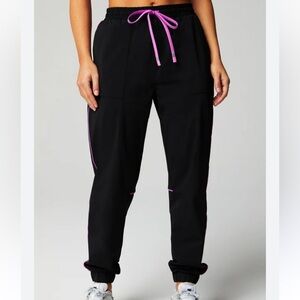 *NWT* Fabletics piped one jogger